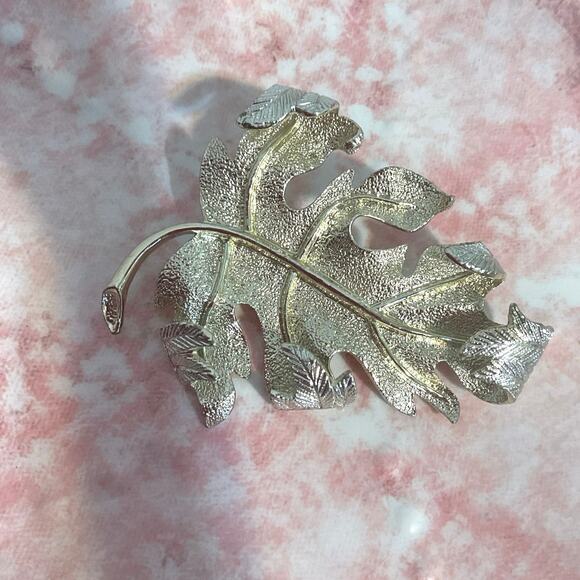 Vintage Sarah Coventry Leaf Brooch Silver - Picture 9 of 11